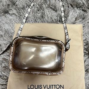 100% Authentic Louis Vuitton Giant Monogram Beach Bag